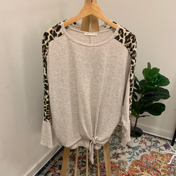 Leopard Sleeve Top - Picture 2 of 2
